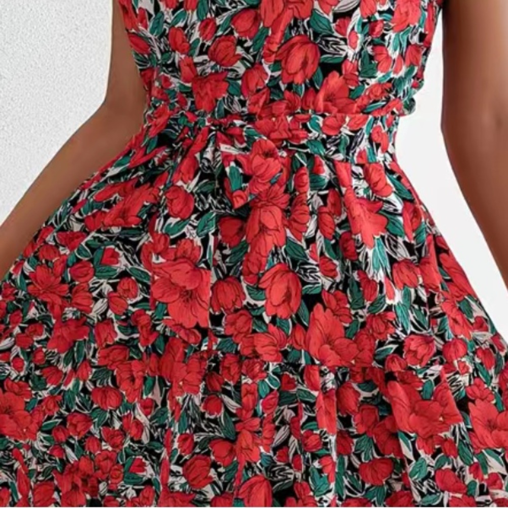 🌺 Flirty floral Halter Dress - Picture 6 of 6